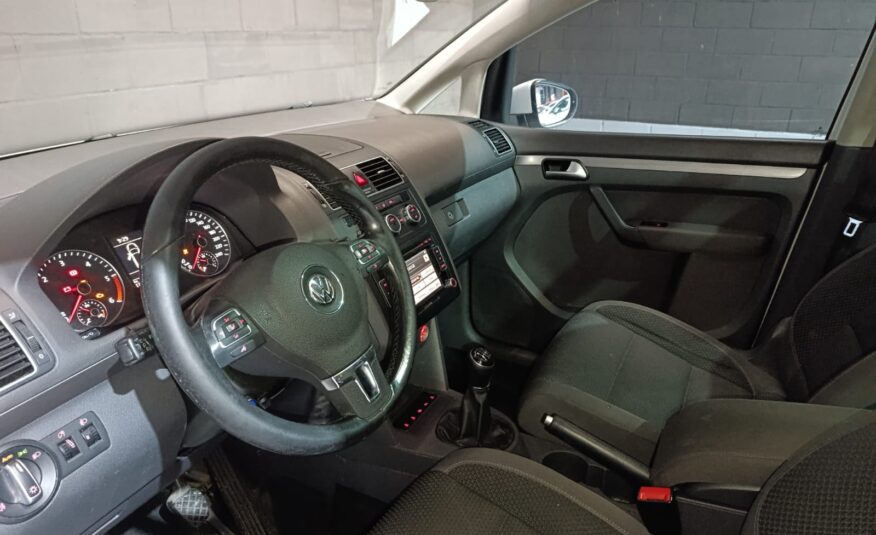VOLKSWAGEN Touran 1.6 TDI ADVANCE