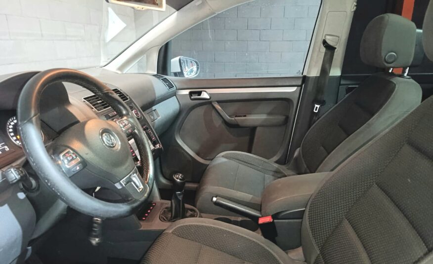 VOLKSWAGEN Touran 1.6 TDI ADVANCE