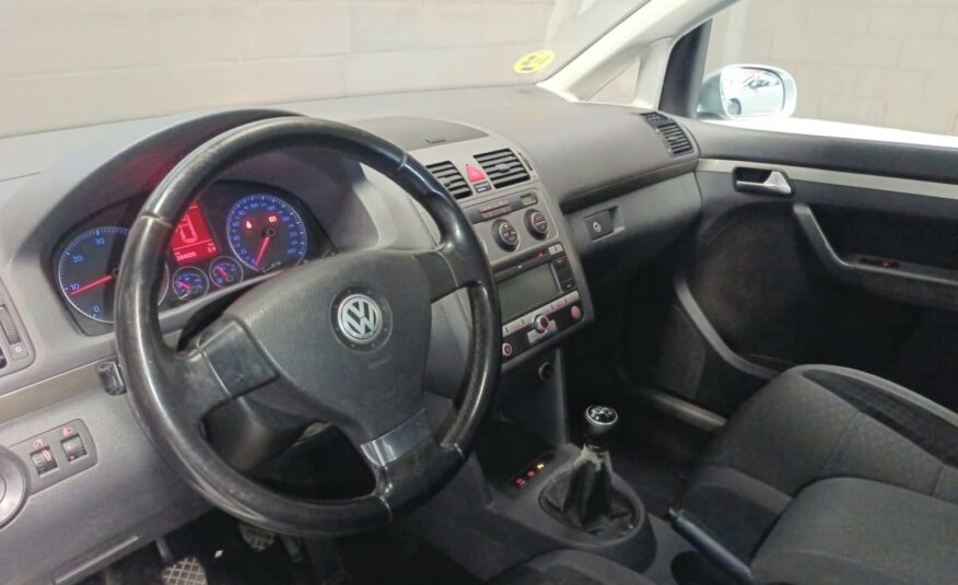 VOLKSWAGEN TOURAN 1.9 TDI EDITION