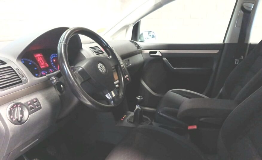 VOLKSWAGEN TOURAN 1.9 TDI EDITION