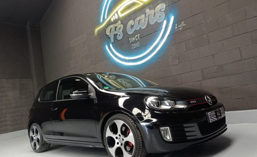 VOLKSWAGEN GOLF 2.0 TFSI GTI