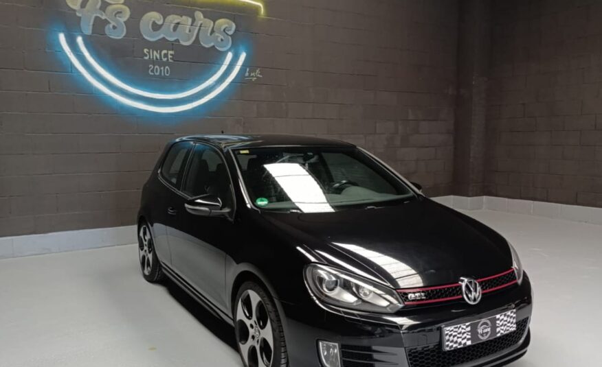 VOLKSWAGEN GOLF 2.0 TFSI GTI