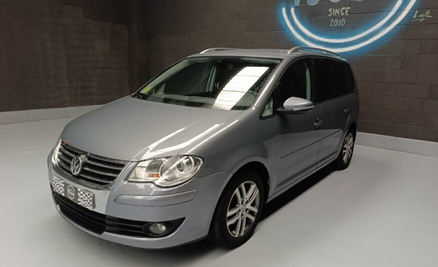 VOLKSWAGEN TOURAN 1.6 TDI ADVANCE