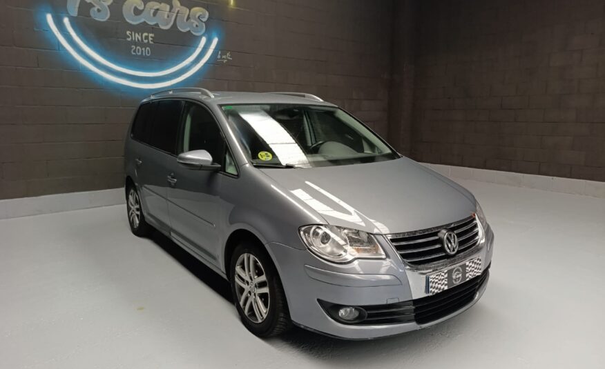 VOLKSWAGEN TOURAN 1.6 TDI ADVANCE