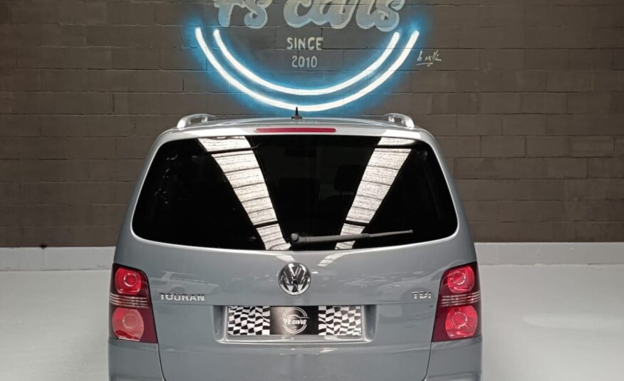 VOLKSWAGEN TOURAN 1.6 TDI ADVANCE