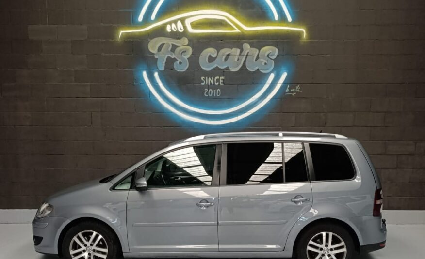 VOLKSWAGEN TOURAN 1.6 TDI ADVANCE