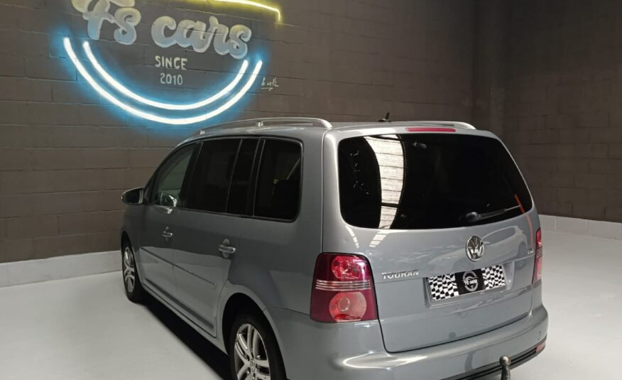 VOLKSWAGEN TOURAN 1.6 TDI ADVANCE