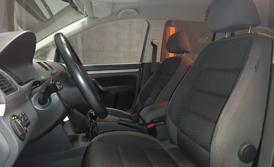 VOLKSWAGEN TOURAN 1.6 TDI ADVANCE