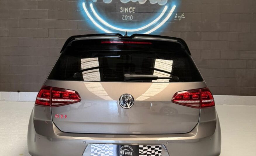 VOLKSWAGEN GOLF VII GTI PERFORMANCE