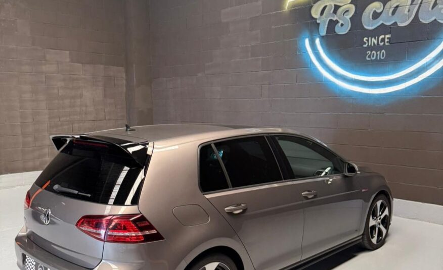 VOLKSWAGEN GOLF VII GTI PERFORMANCE
