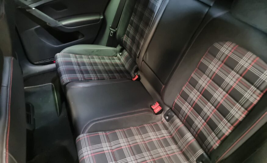 VOLKSWAGEN GOLF VII 2.0 TFSI GTI DSG