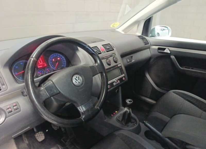 VOLKSWAGEN TOURAN 1.9 TDI TRAVELLER