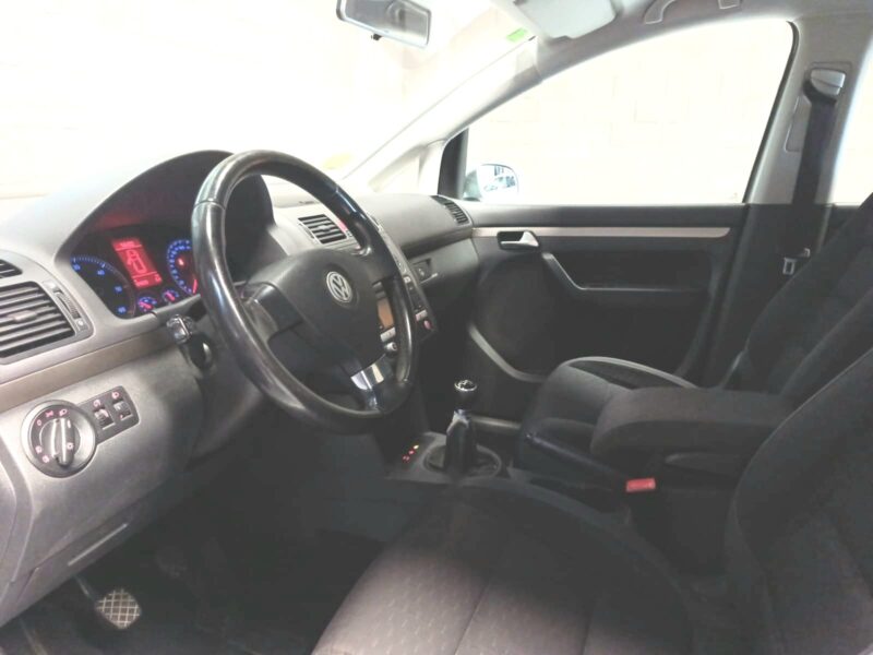VOLKSWAGEN TOURAN 1.9 TDI EDITION