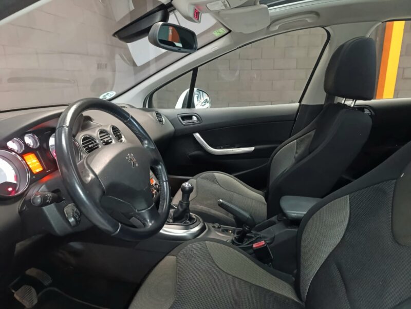 PEUGEOT 308 1.6 HDI SPORT