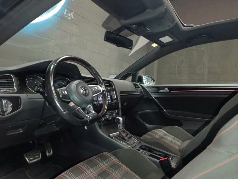 VOLKSWAGEN GOLF 2.0 TFSI GTI DSG