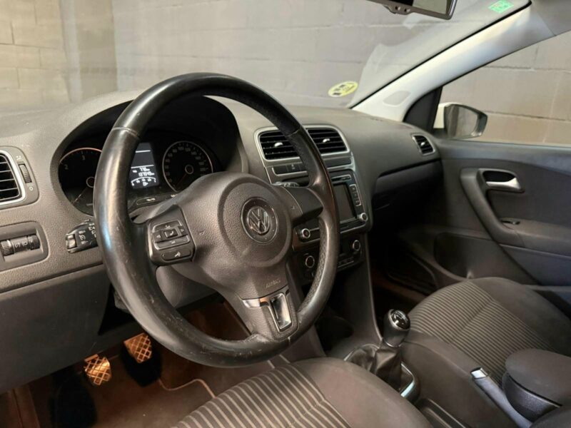 VOLKSWAGEN POLO 1.6 TDI SPORT BY R-LINE