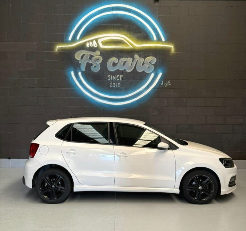 VOLKSWAGEN POLO 1.6 TDI SPORT BY R-LINE