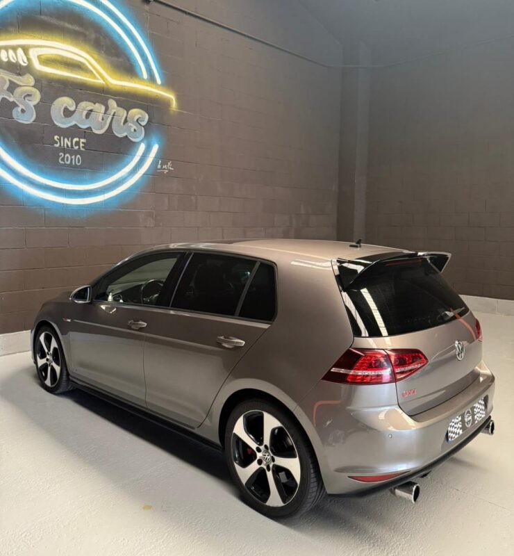 VOLKSWAGEN GOLF VII GTI PERFORMANCE