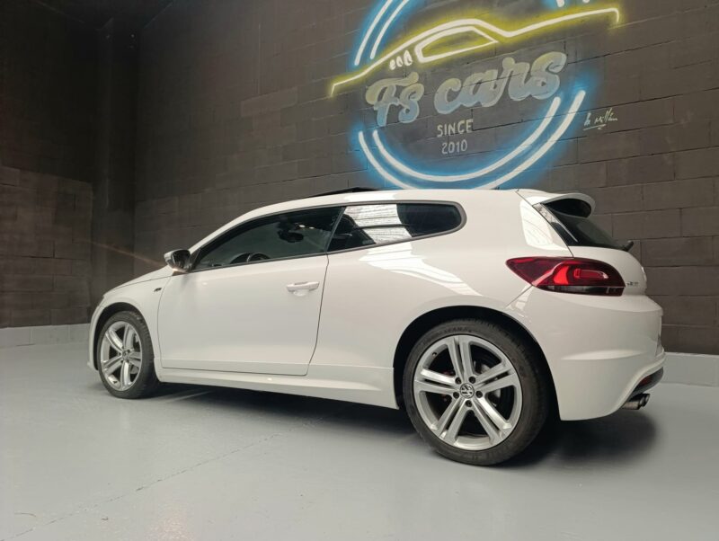 VOLKSWAGEN SCIROCCO 2.0 TDI BY R-LINE