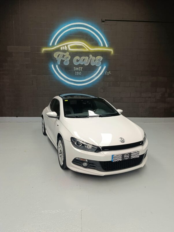 VOLKSWAGEN SCIROCCO 2.0 TDI BY R-LINE