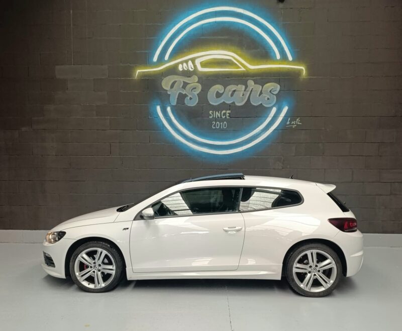 VOLKSWAGEN SCIROCCO 2.0 TDI BY R-LINE